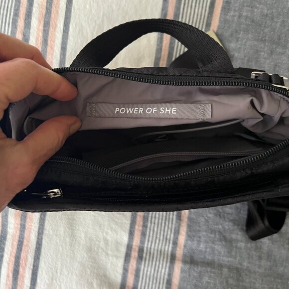 Athleta Excursion Large Belt Bag Black (NWOT) - Picture 5 of 8